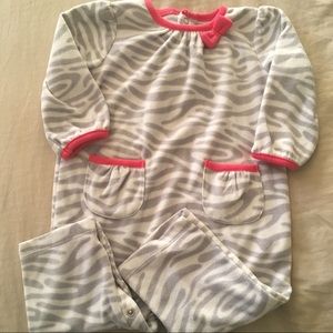 💜BUNDLE ONLY💜Carter’s size 12mth fleece outfit
